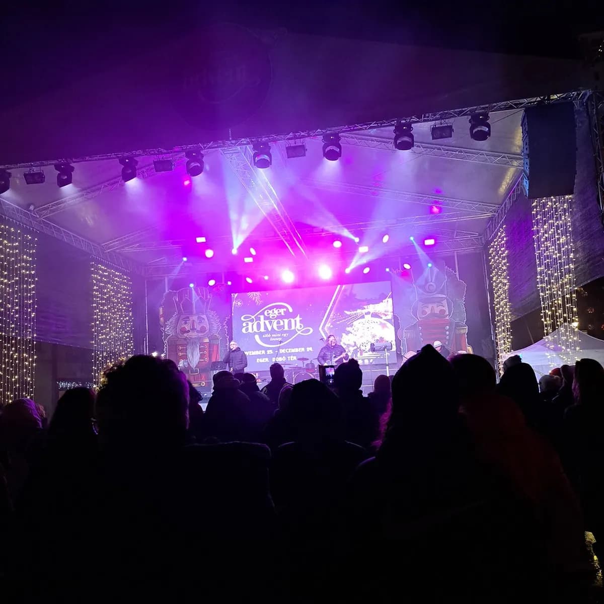 7 Things to Know About the Eger Christmas Market