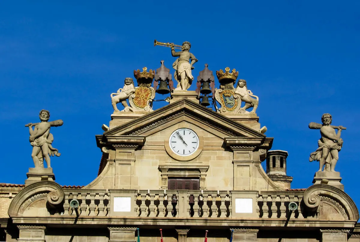 Where to Stay for San Fermin Running of the Bulls: 5 Essential Tips & Areas