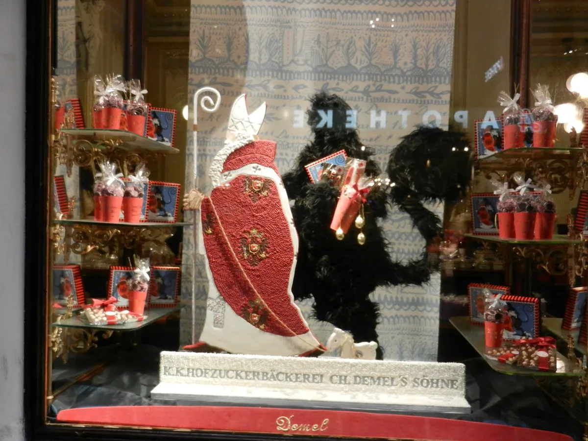 6 Best Areas and Hotels for Vienna Christmas Markets