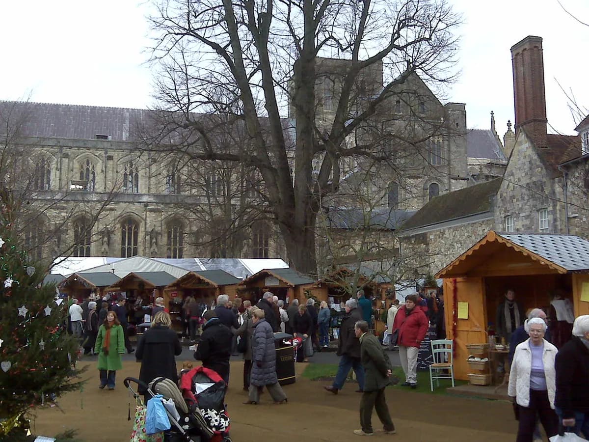 7 Essential Tips for the Winchester Christmas Market