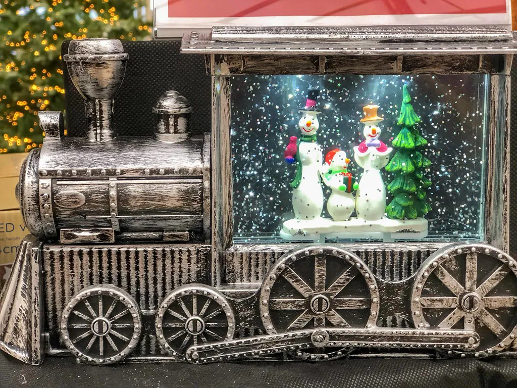 Christmas Market Foods and Drinks (2026 Guide)
