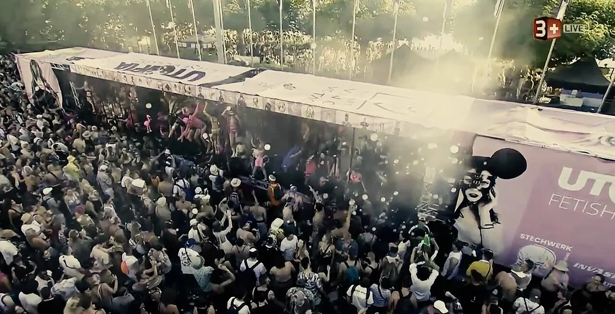 Zurich Street Parade techno festival 1